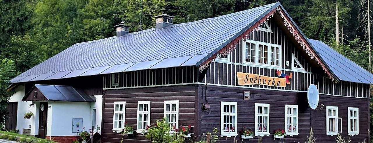 Chalupa Snehurka Polubny Buitenkant foto